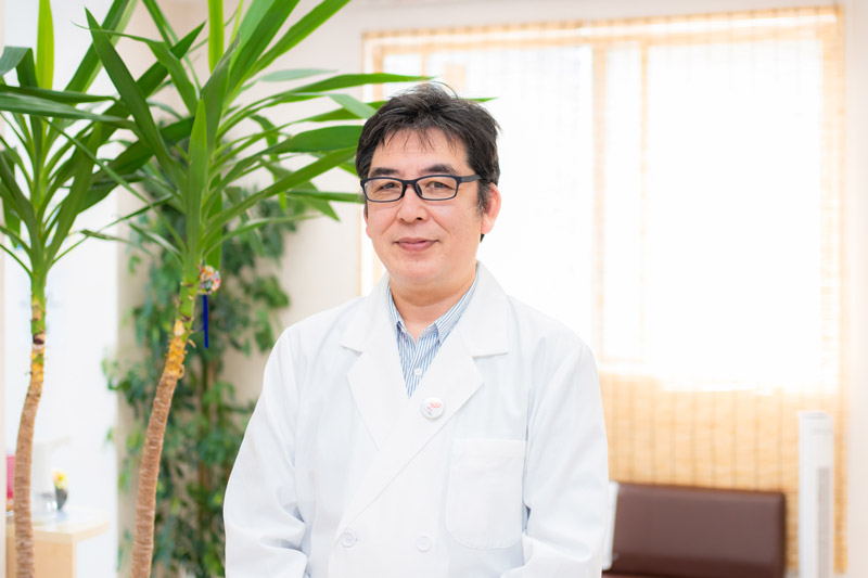 院長　修行 均
